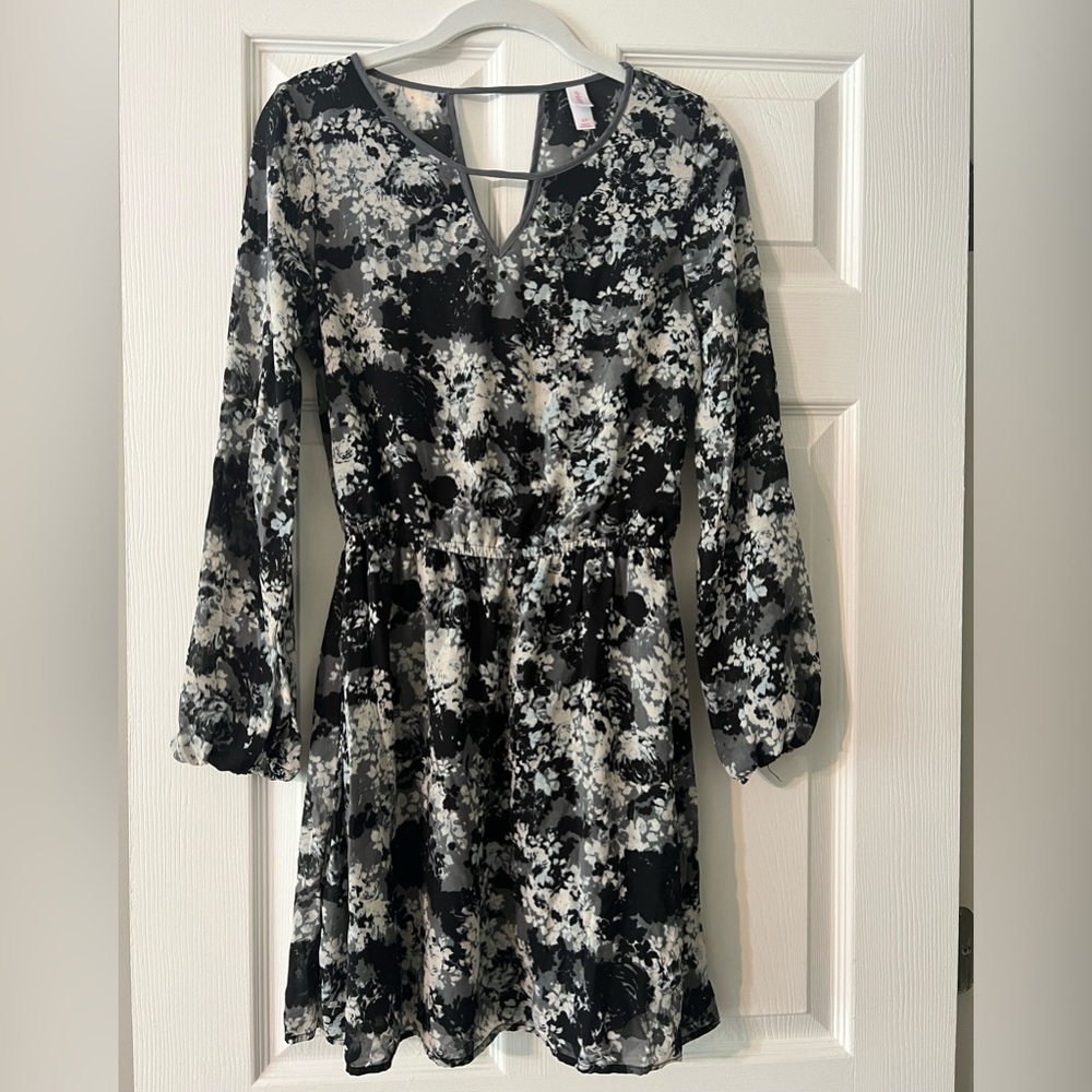 Women’s dress size small